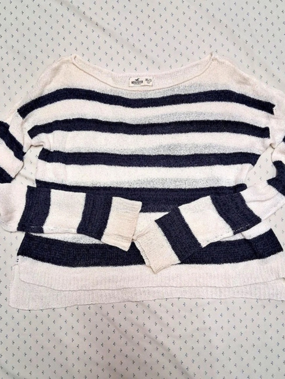 Hollister Striped Of The Shoulder Knit Sweater in White & Blue Size XS